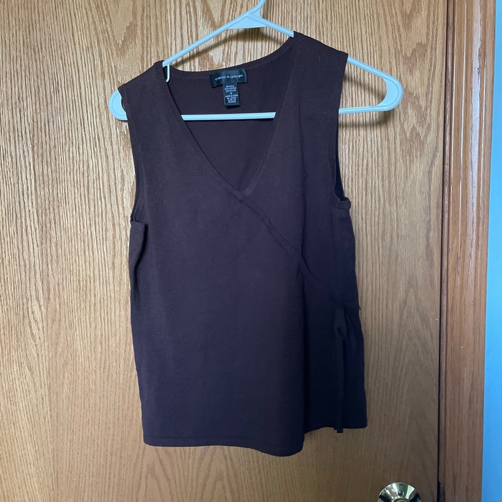 Cable and Gauge sweater vest size small